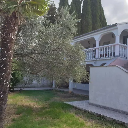 Villa 2 Swans Peroj Exterior photo